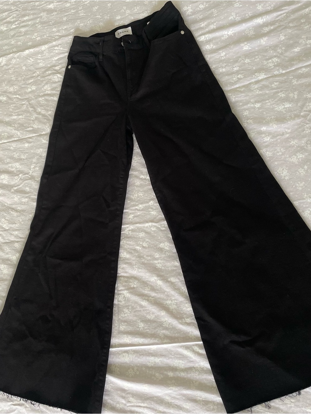 Frame Black Denim La Palazzo Fit and Flare Crop Wide Leg Raw Hem sz. 27